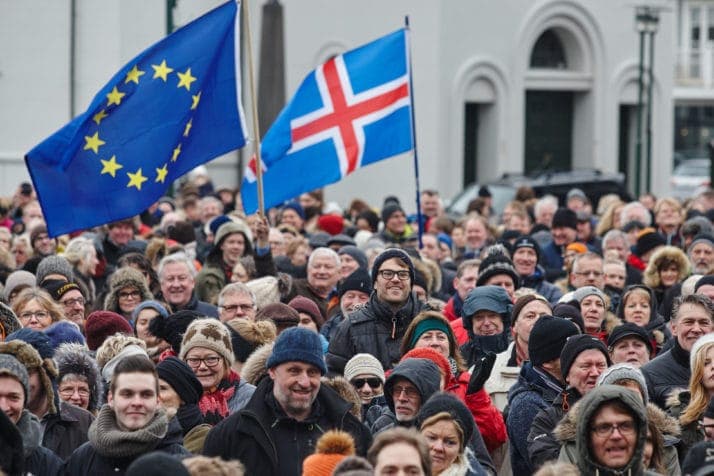 Icelandic European Union membership negotiations referendum passes?