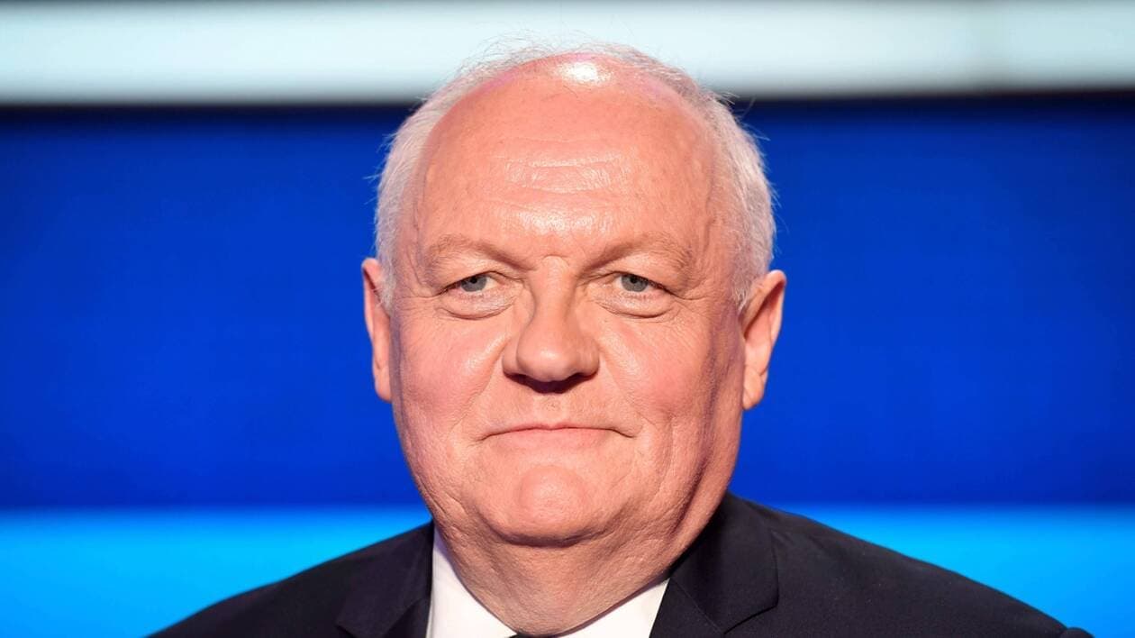 Will François Asselineau be on the ballot for the 2027 French presidential election?